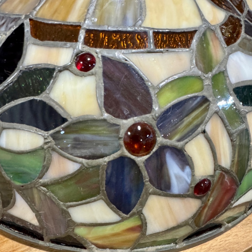 Vintage Quoizel Kami 23” Tiffany-style Table Lamp - Picture 4 of 5